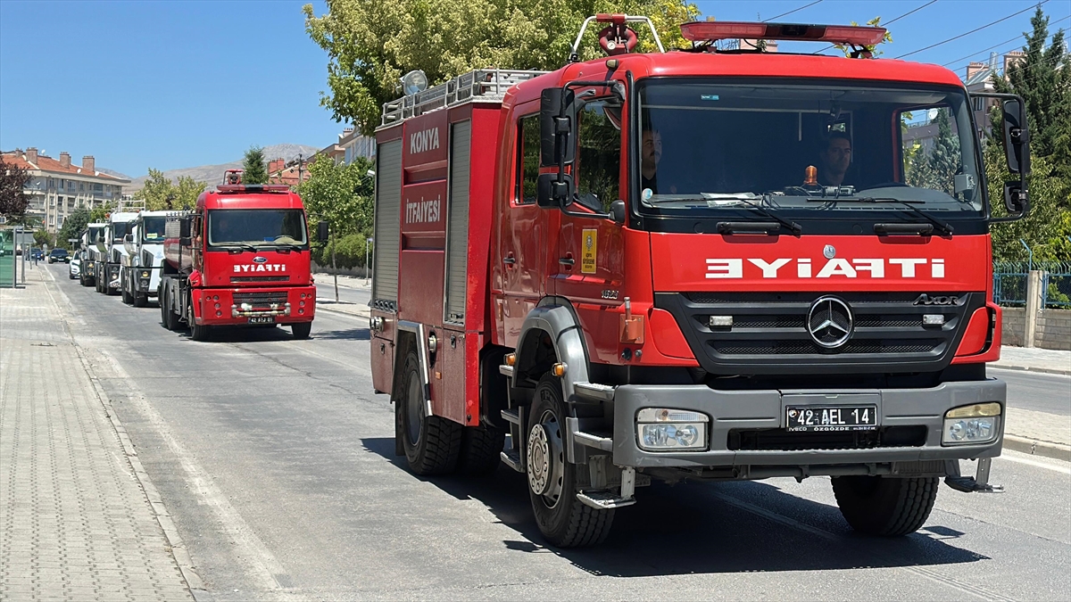 Konya Büyükşehir Belediyesine bağlı itfaiye ekipleri İzmir'deki orman yangınları için yola çıktı