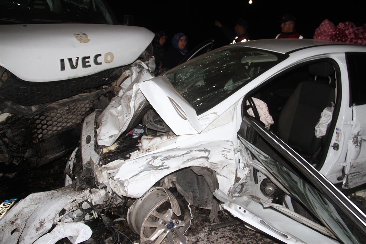 Beyşehir'deki  zincirleme trafik kazasında 1 kişi öldü, 6 kişi yaralandı