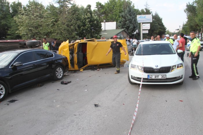 Beyşehirde makas atan  Ehliyetsiz sürücü 5 aracı biçti  3 kişi yaralandı