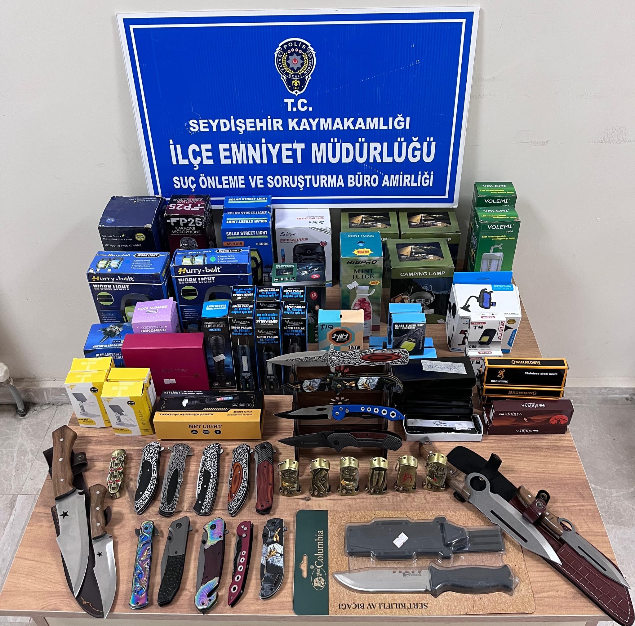 Seydişehir'de Güvenlik Operasyonu: 66 Adet Yasaklı Bıçak ve Kesici Alete El Konuldu