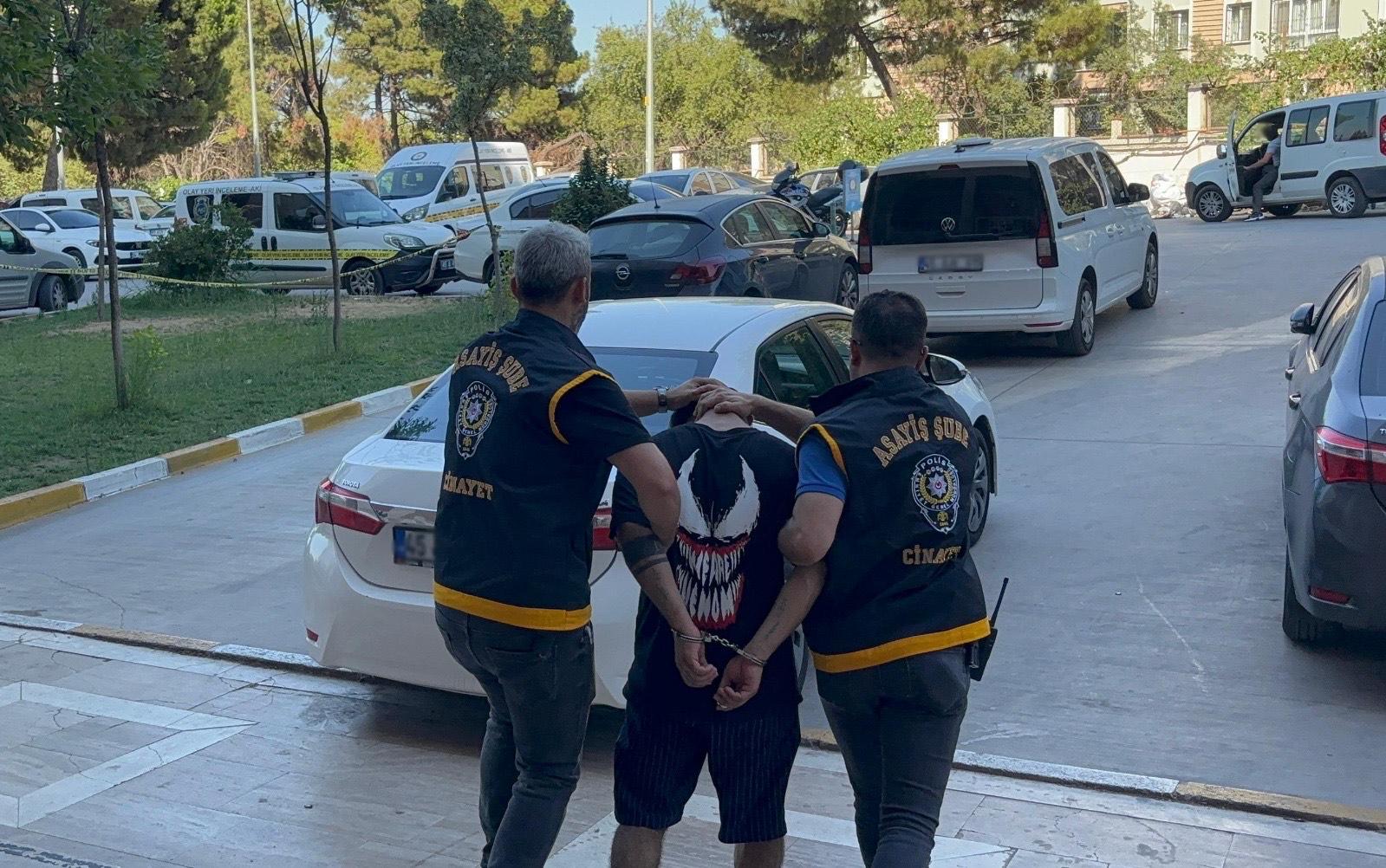 Manisada Birlikte yaşadığı Afgan uyruklu Haniye’ye eşarbıyla boğdu