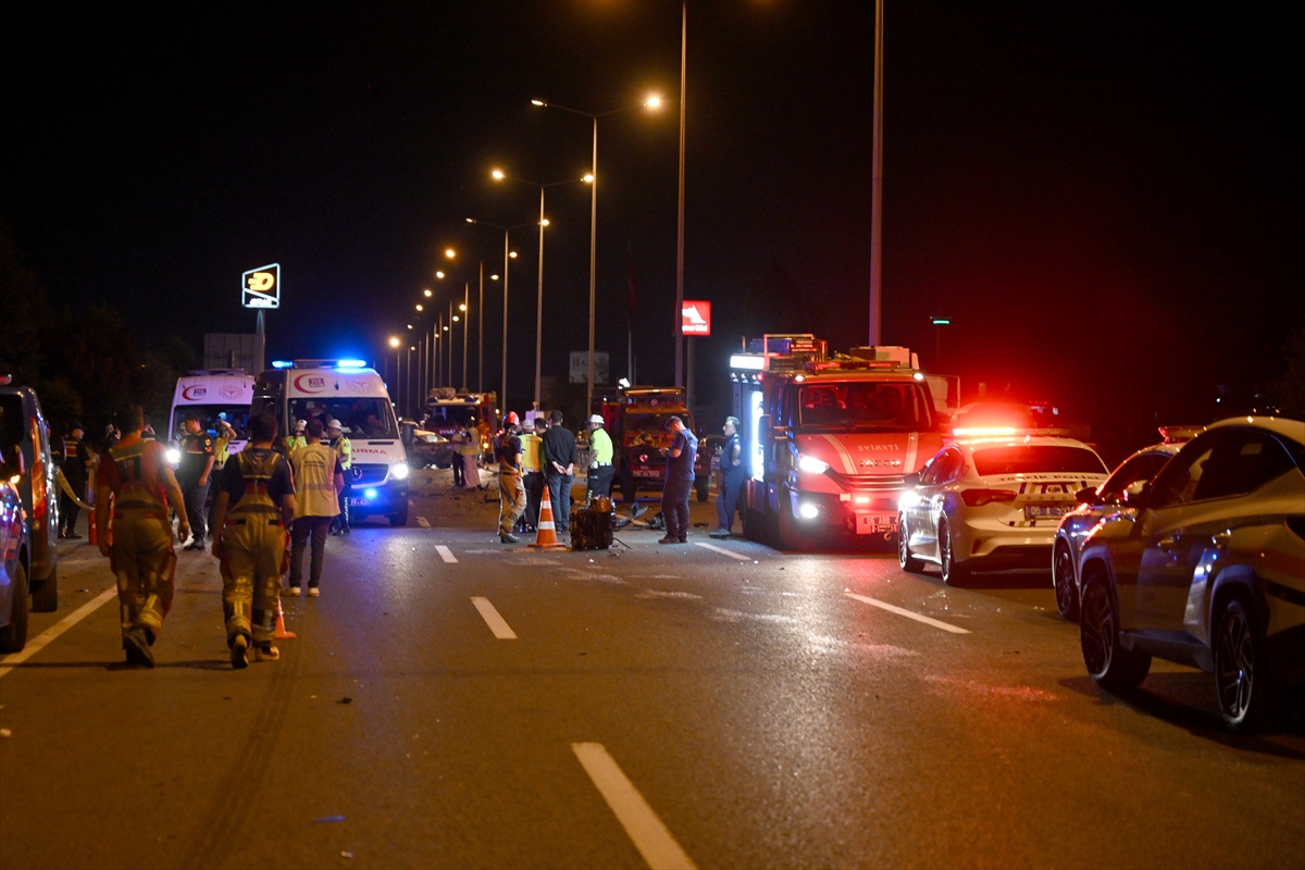 Ankara'da iki otomobilin çarpışması sonucu 2 kişi öldü