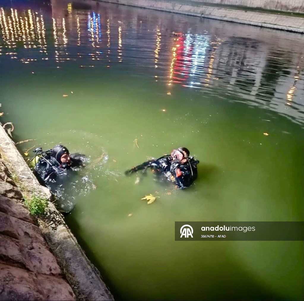 Eskişehir'de Porsuk Çayı'na düşen kişinin cesedine ulaşıldı