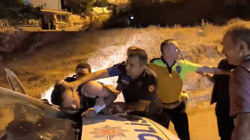 Bursa Orhaneli’de alevler yeniden canlandı FETÖ’DEN İHRAÇ EDİLEN ŞÜPHELİ GÖZALTINA ALINDI