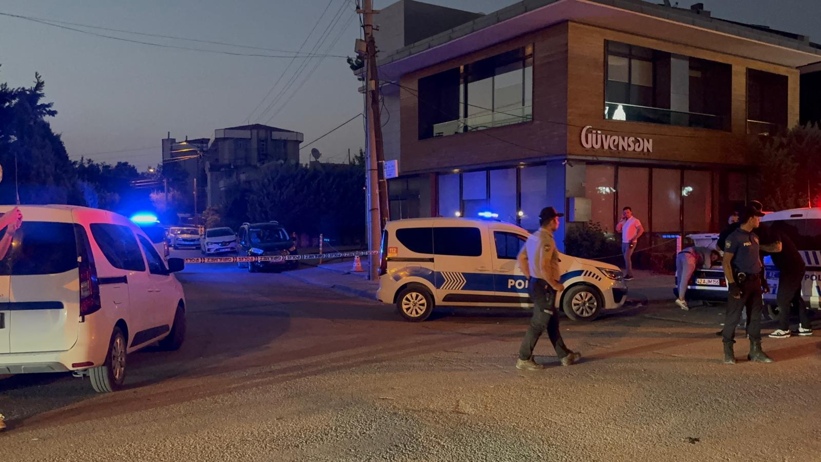 Konya - Tartıştıkları kişinin pompalı tüfekli saldırısına uğradılar: 2 yaralı