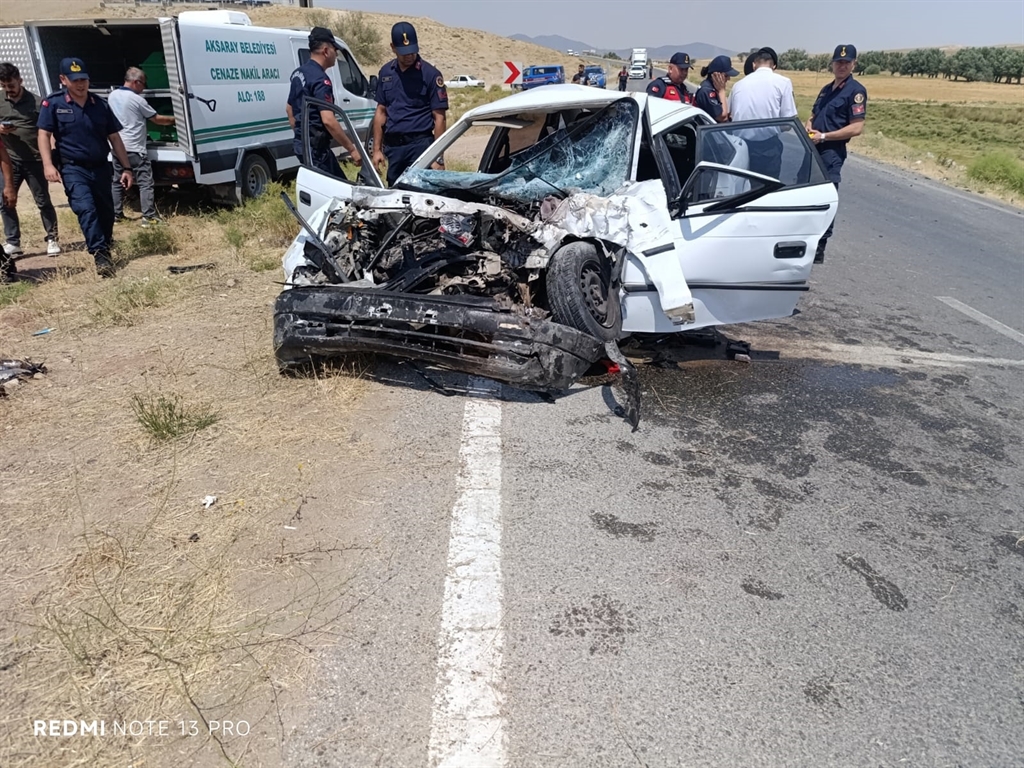 Aksaray'da Otomobille kamyonet çarpıştı: 1 ölü, 3 yaralı