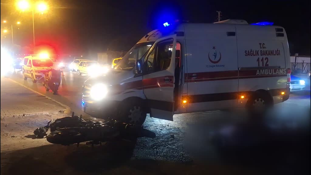 Konya Plakalı Motosiklet, Antalya'da Otomobille Çarpıştı: Sürücü Hayatını Kaybetti