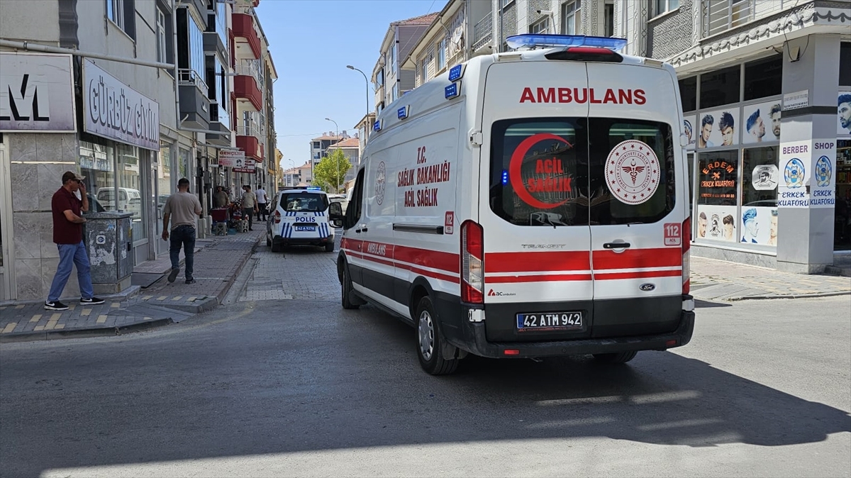 Konya'da bıçaklı saldırıda 1'i ağır 2 kişi yaralandı