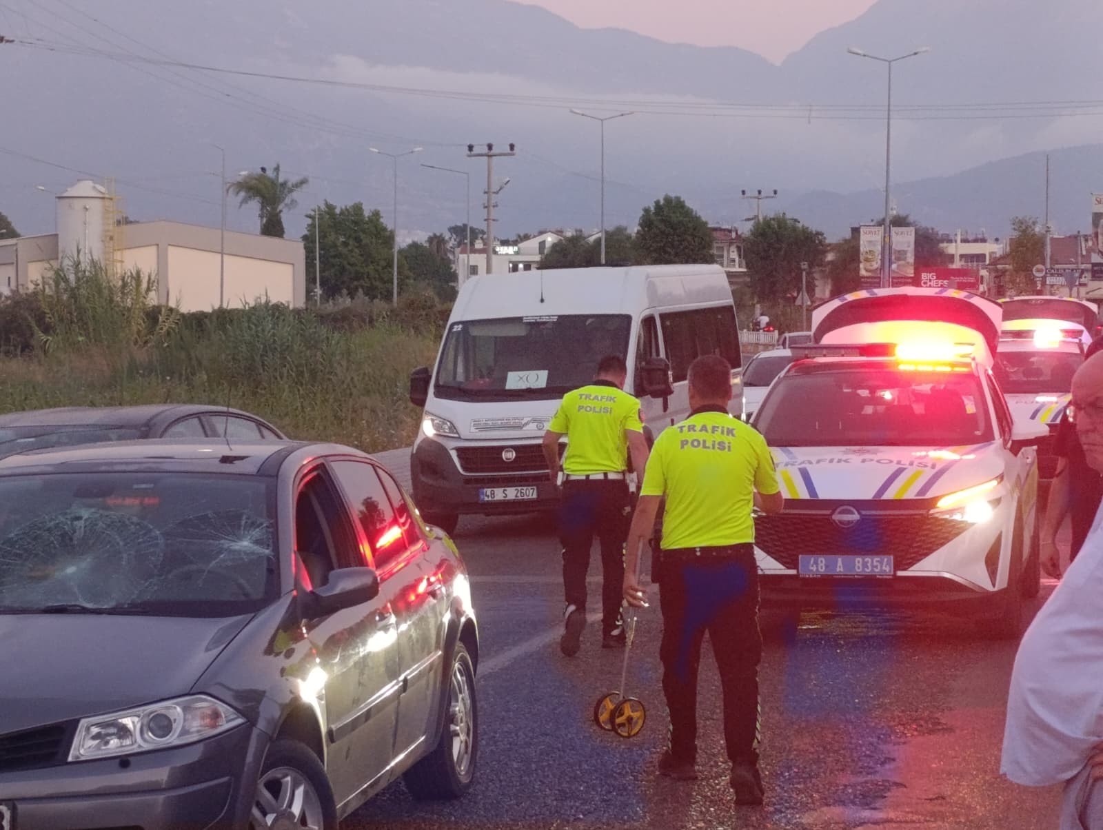 Muğla'da Otomobiliyle, çarptığı kadının üzerinden geçip kaçmaya çalıştı