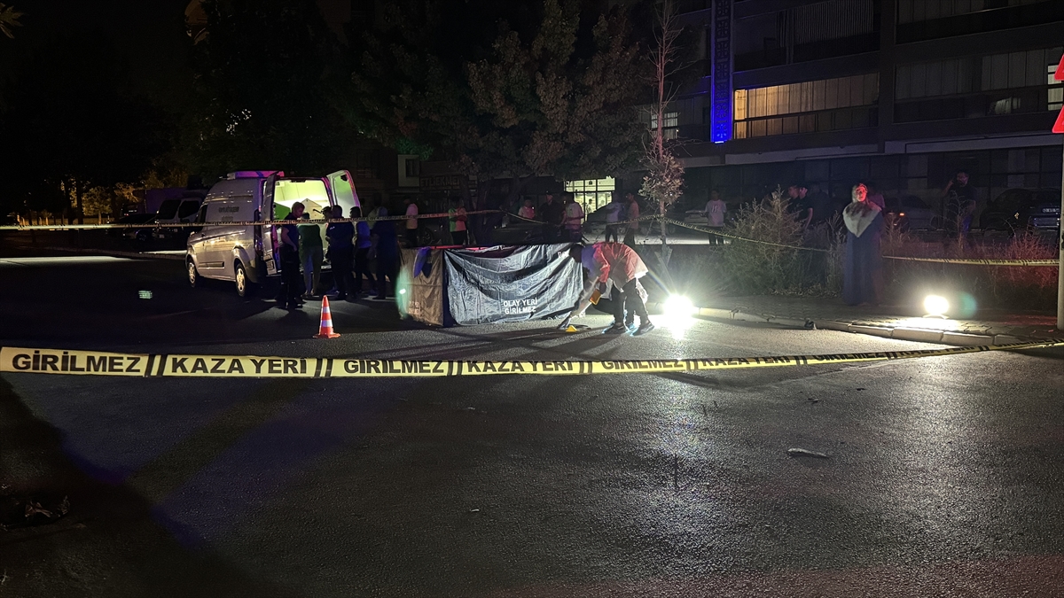 KONYA - Ticari aracın çarptığı yaya öldü