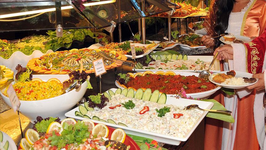 Serpme Kahvaltı İsrafına Devlet El Koydu: Kahvaltıların Yüzde 50'si Çöpe Gidiyor