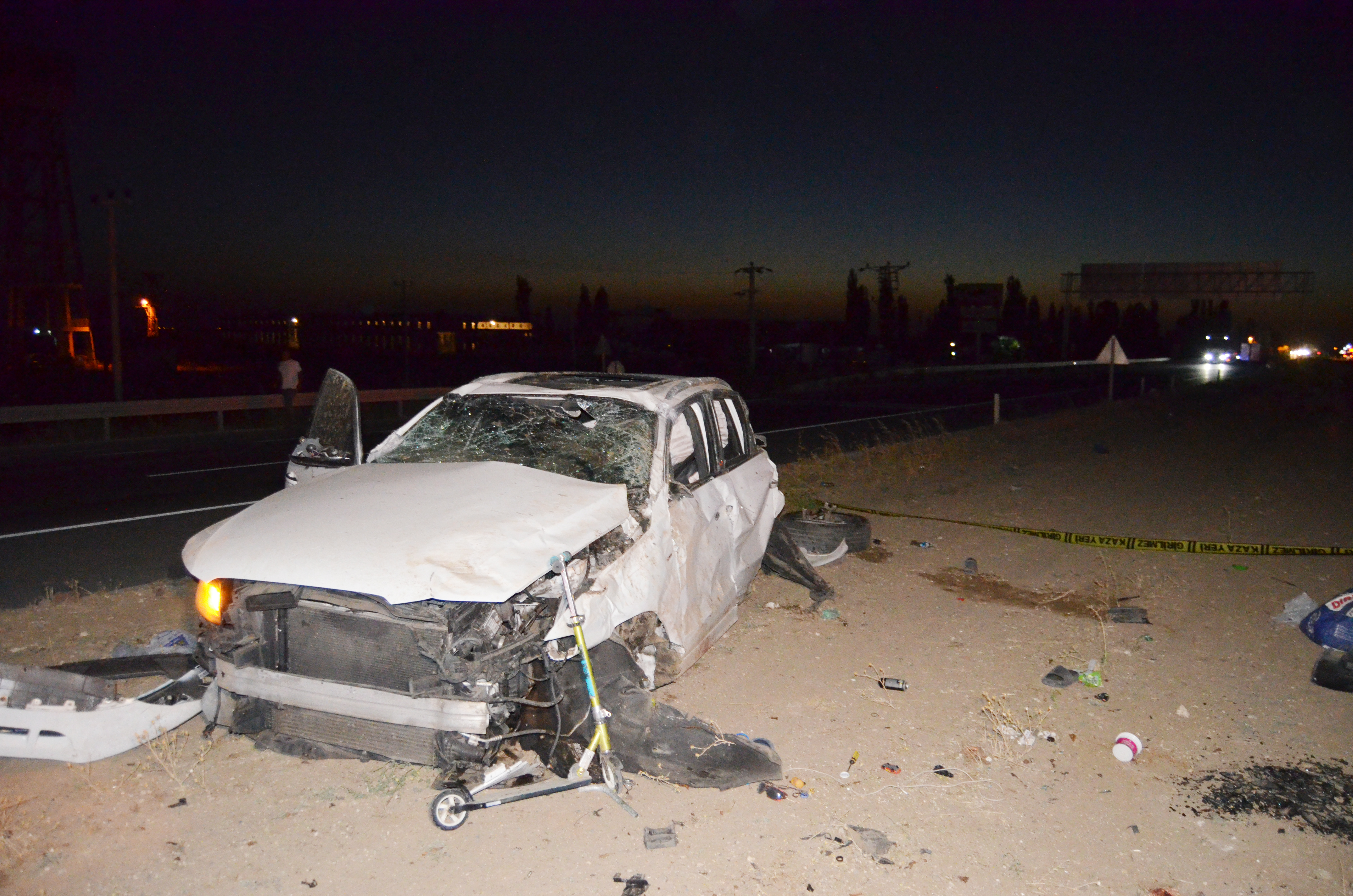 Aksaray - İngiltere'den tatile gelen ailenin otomobili takla attı: 2 ölü, 3 yaralı