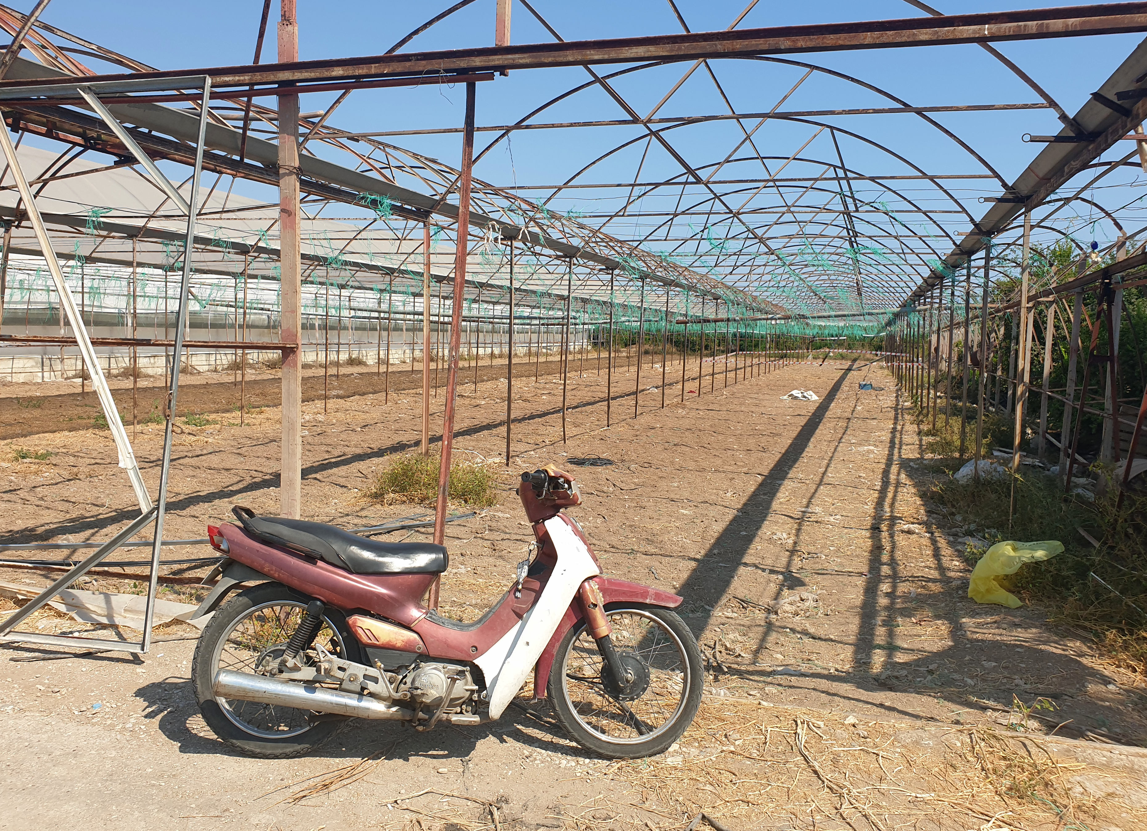 Antalya'da Pompalı tüfekle husumetlisinin serasını bastı; 2 ölü