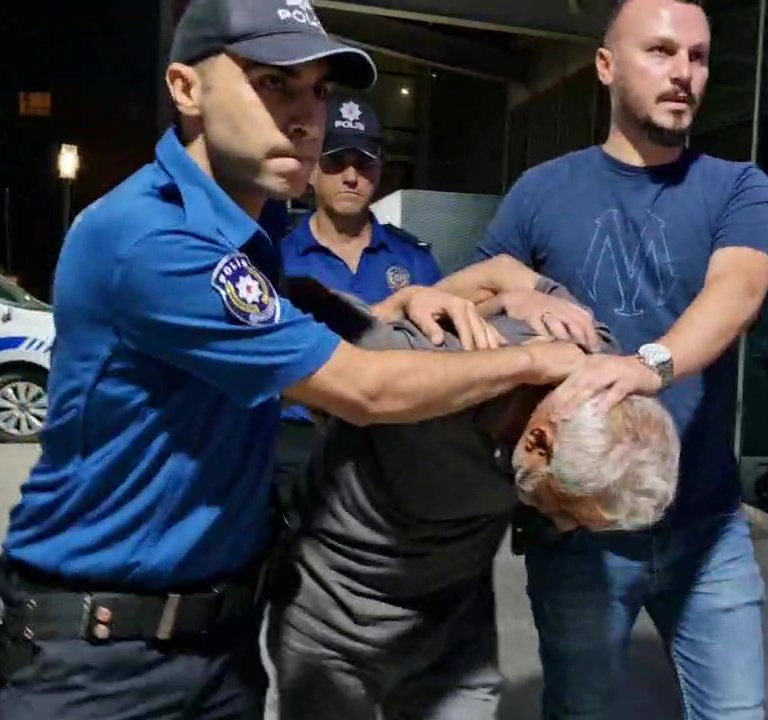 Konya - Baba ile oğlunun öldürüldüğü saldırının şüphelisi saklandığı mısır tarlasında yakalandı