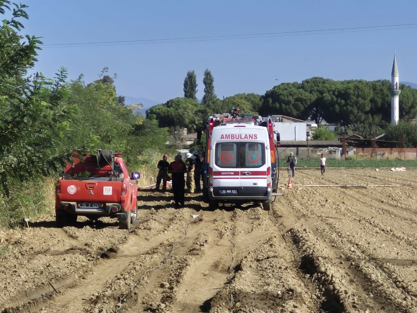 İzmir'de eğitim uçağı düştü: 1 ölü