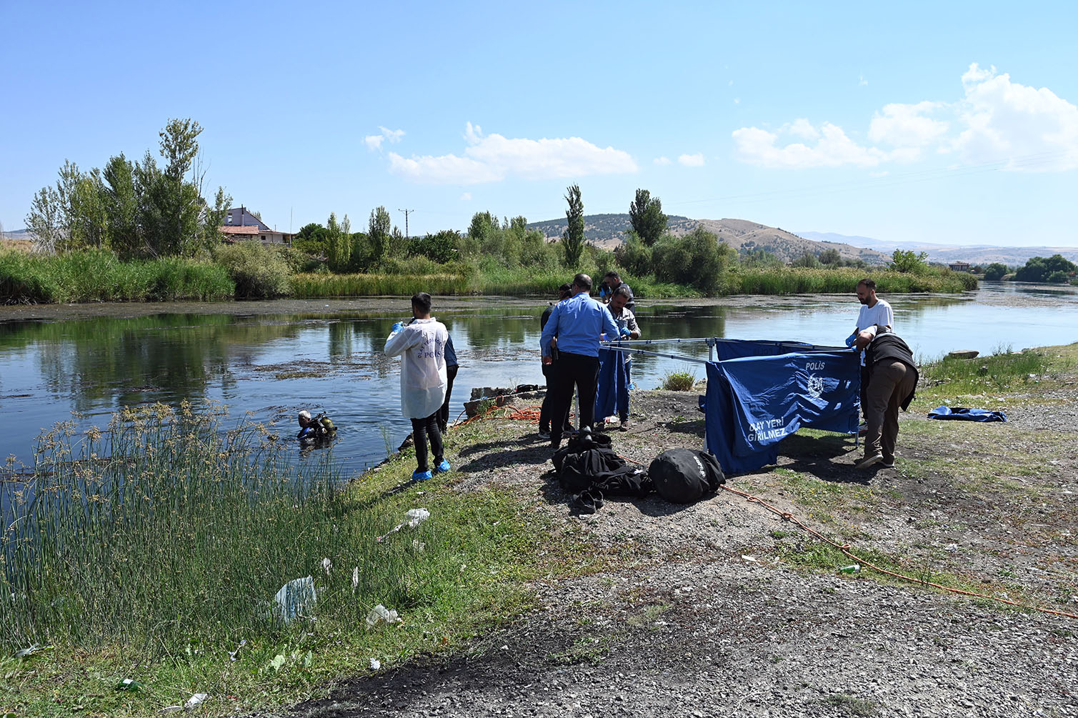 Kızılırmak'a düşen arkadaşını kurtarmak isterken birlikte boğuldular