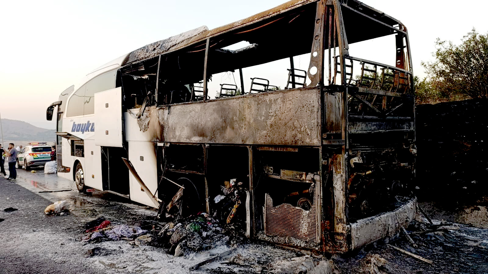Gaziantep’te seyir halindeyken alev alan yolcu otobüsü yandı