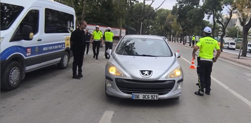 ÖĞRENCİLERİN GÜVENLİĞİ İÇİN OKUL KANTİNLERİ, ÇEVRELERİ, PARK VE BAHÇELER DENETLENDİ