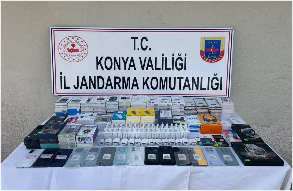 Konya Jandarması'ndan Büyük Operasyon: 8 Şüpheli Yakalandı, Kaçak Malzemeler Ele Geçirildi