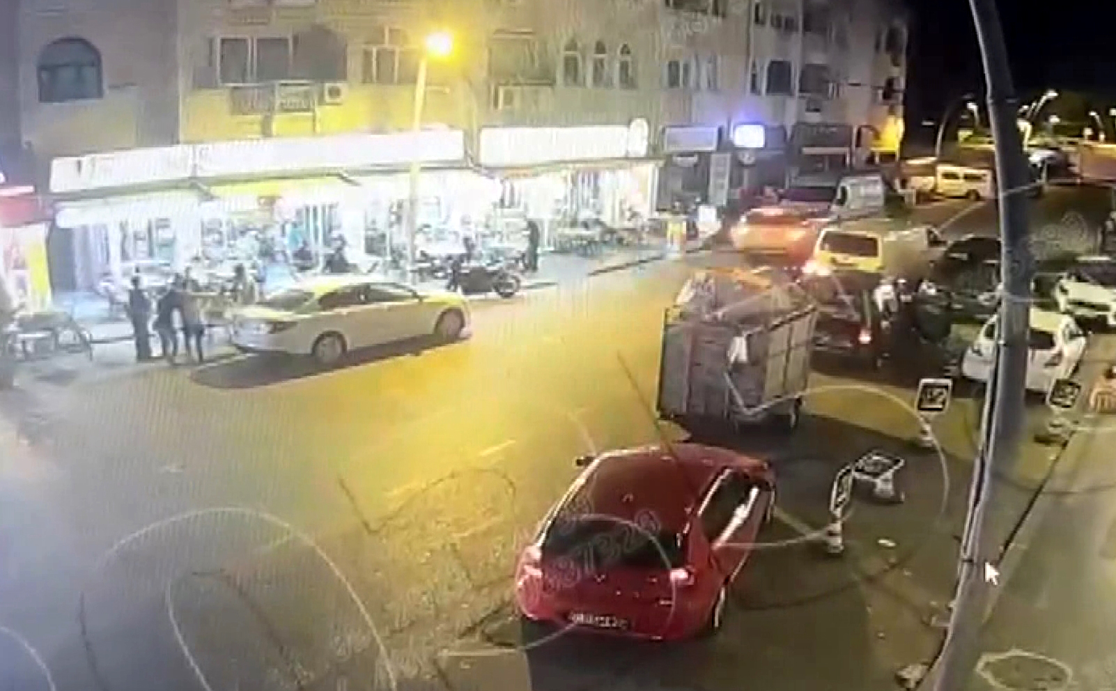 Antalya- Kazaya karışan sürücünün kaçarken cipiyle çarptığı pazarcı öldü