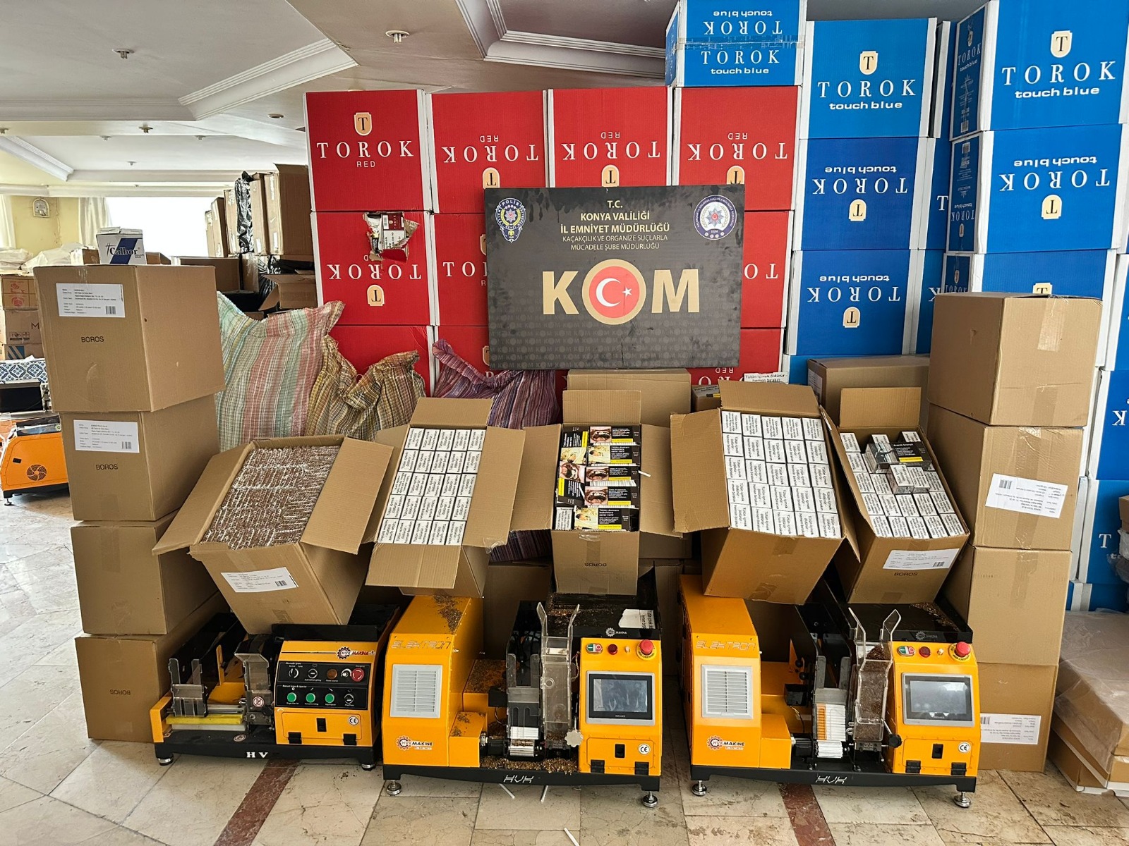 POLİS OKUL KARŞISINDAKİ KAÇAK SİGARA ÜRETİMHANESİNE BASKIN YAPTI