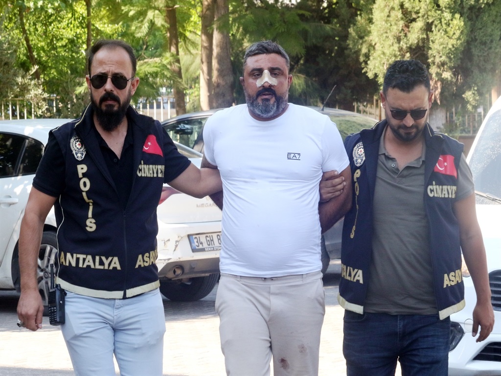 Trabzonsporlu eski futbolcunun oğlu Antalya'da öldürüldü