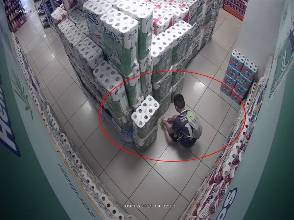 Marketteki kağıt havluları tutuşturan 10 yaşındaki çocuk devlet korumasına alındı