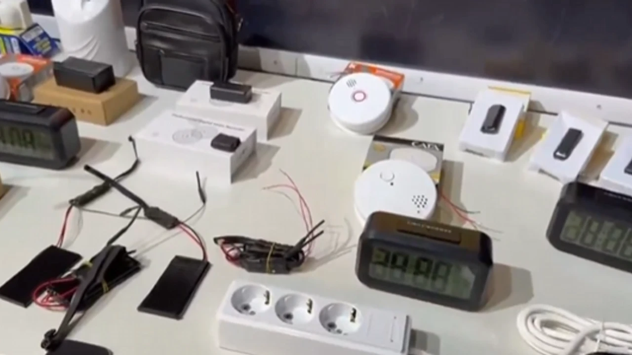 Ankara'da özel hayatı ihlal eden dinleme ve görüntü alma cihazları ele geçirildi