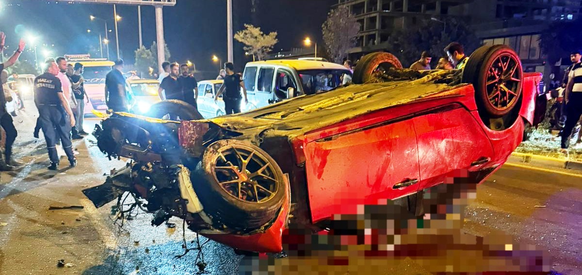 Hatay'da otomobil, motosiklete çarpıp takla attı: 3 ölü, 3 yaralı