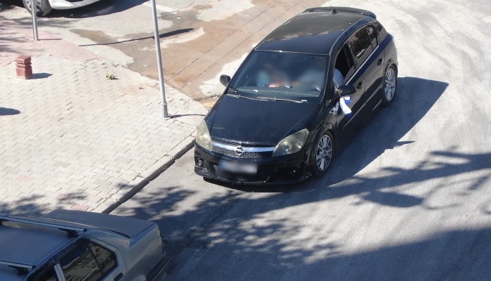 KONYADA EŞİYLE YER DEĞİŞTİREN EHLİYETSİZ SÜRÜCÜ DRONE’UN GÖZÜNDEN KAÇAMADI