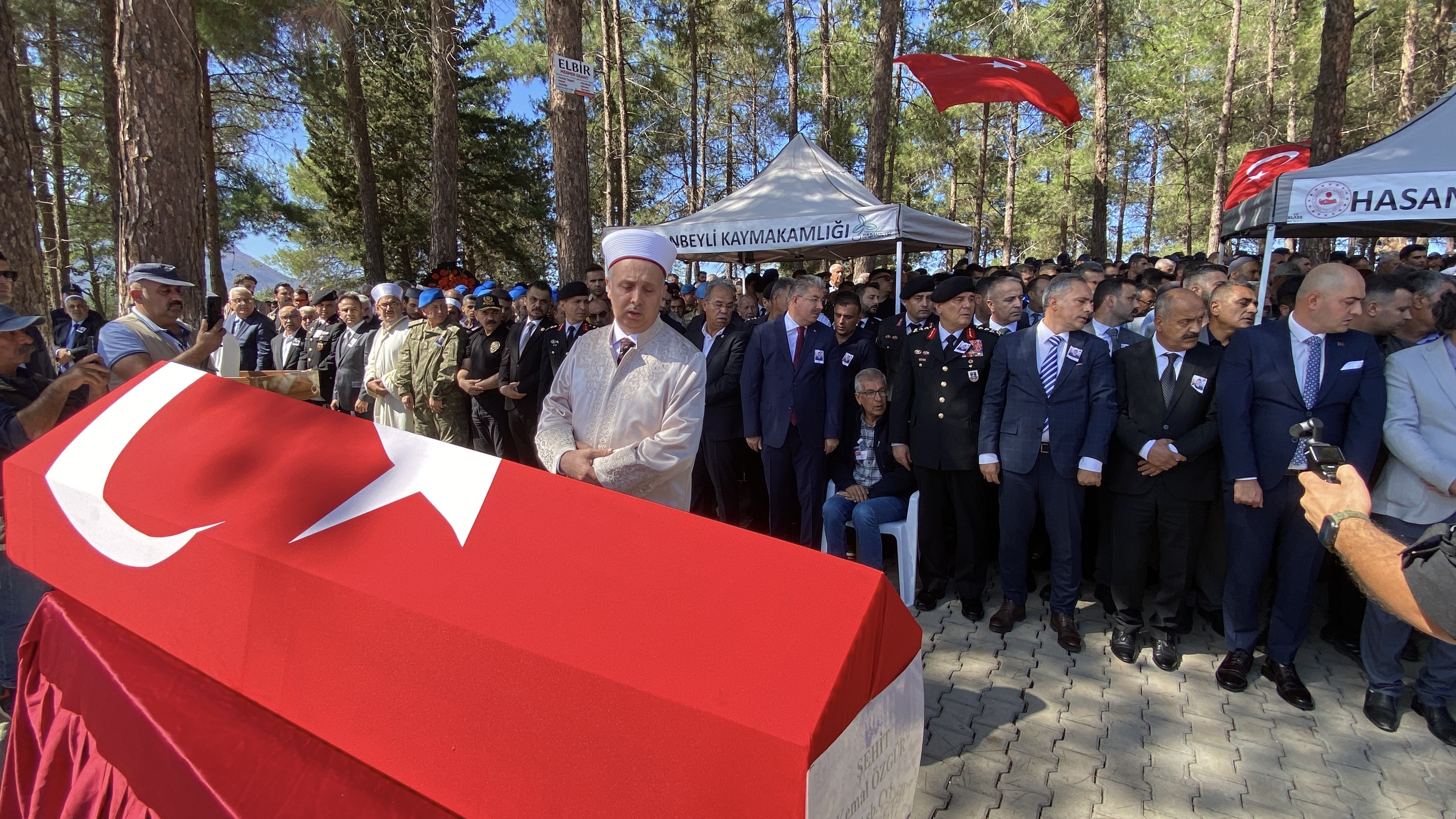 Trafik kazasında şehit olan astsubay, Osmaniye'de toprağa verildi