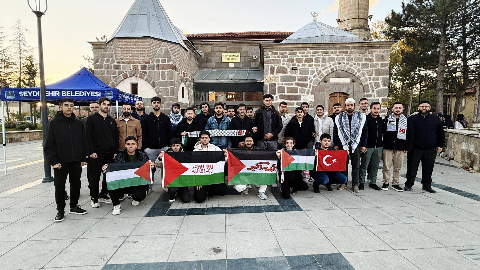 KYK Öğrencilerinden Sabah Namazında Gazze İçin Anlamlı Dua