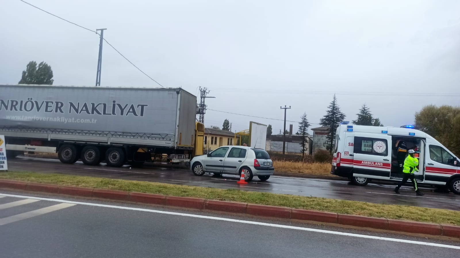 Seydişehir'de Meydana Gelen Trafik Kazasında 3 Kişi Yaralandı