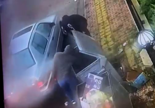 Samsun - Uyuşturucu teslimatını çöp konteynerinde yapan 4 şüpheliye gözaltı 