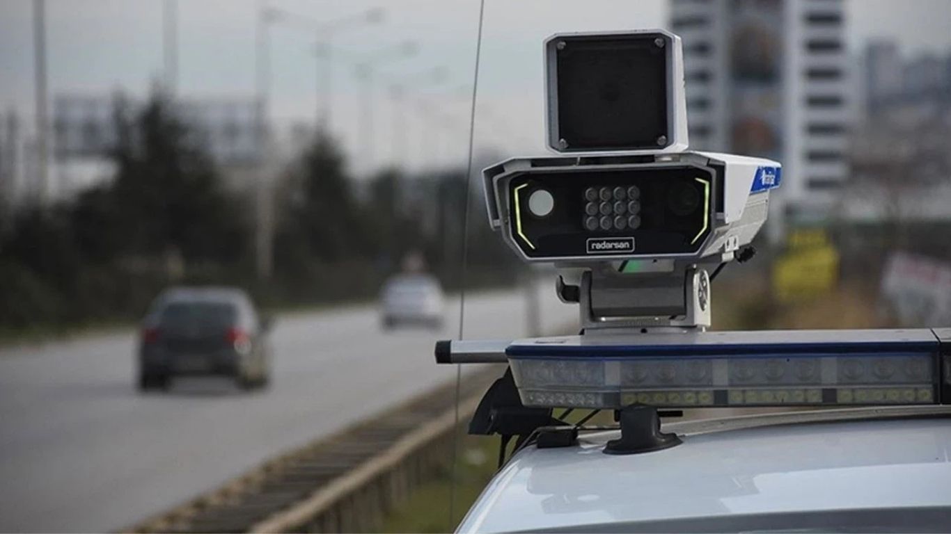 Trafikte Devrim Gibi Düzenleme: 20 Bin Levha Kaldırıldı, Hız Sınırları Yeniden Belirlendi