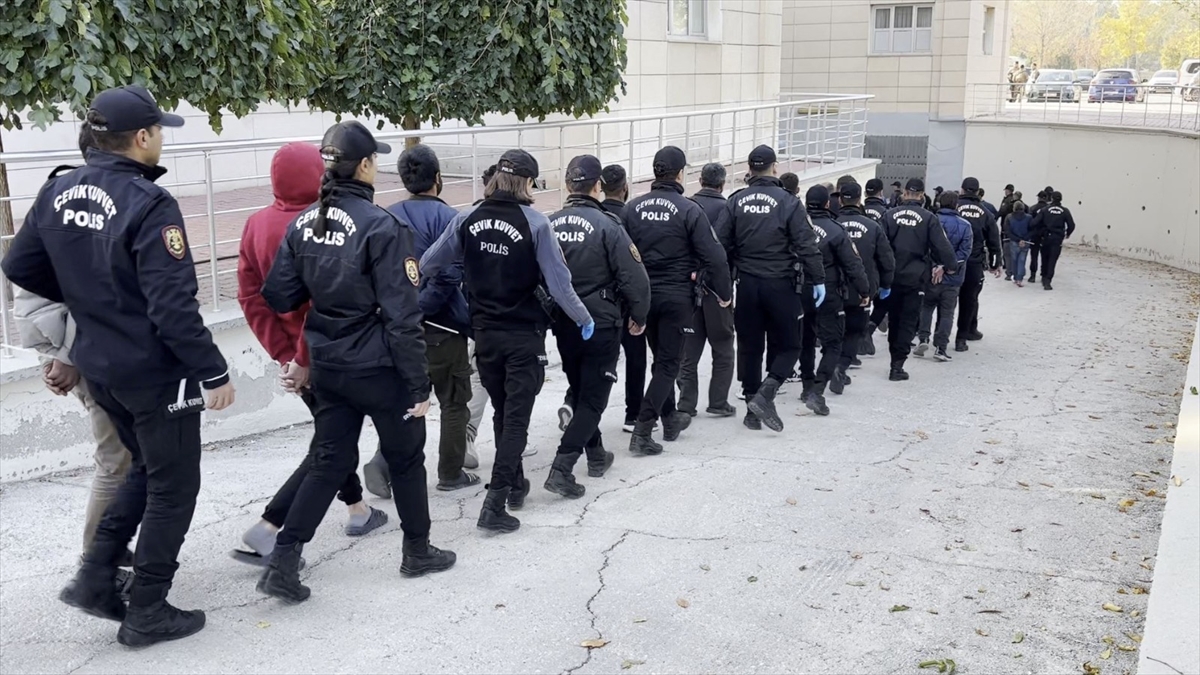 "Narkokapan Konya" operasyonunda yakalanan 424 zanlı tutuklandı