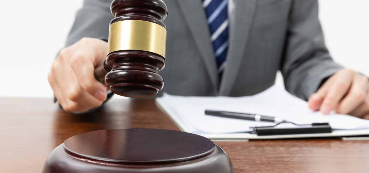 İş Yerinde Gizli Fotoğraf Çekene 12 Yıl Hapis: Yargıtay Emsal Kararı Onadı