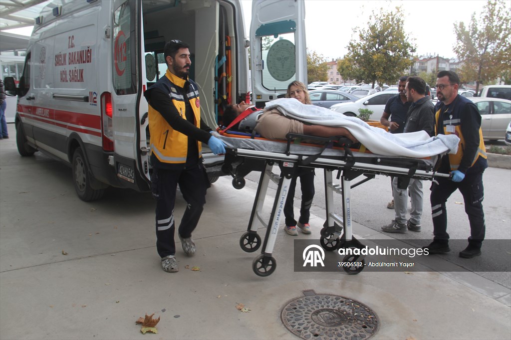 Beyşehir'de inşaattan düşen işçi yaralandı