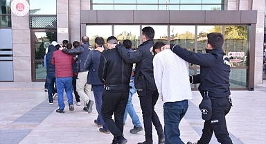 Konya Dahil 19 ildeki dolandırıcılık operasyonunda yakalanan 39 şüpheliden 25'i tutuklandı