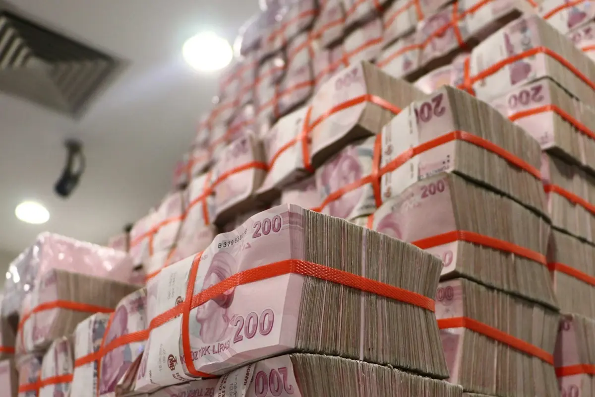 1 Ocak 2026'da Başlıyor: 200 Bin TL ve Üzeri Para Transferlerinde Beyan Zorunluluğu Geliyor