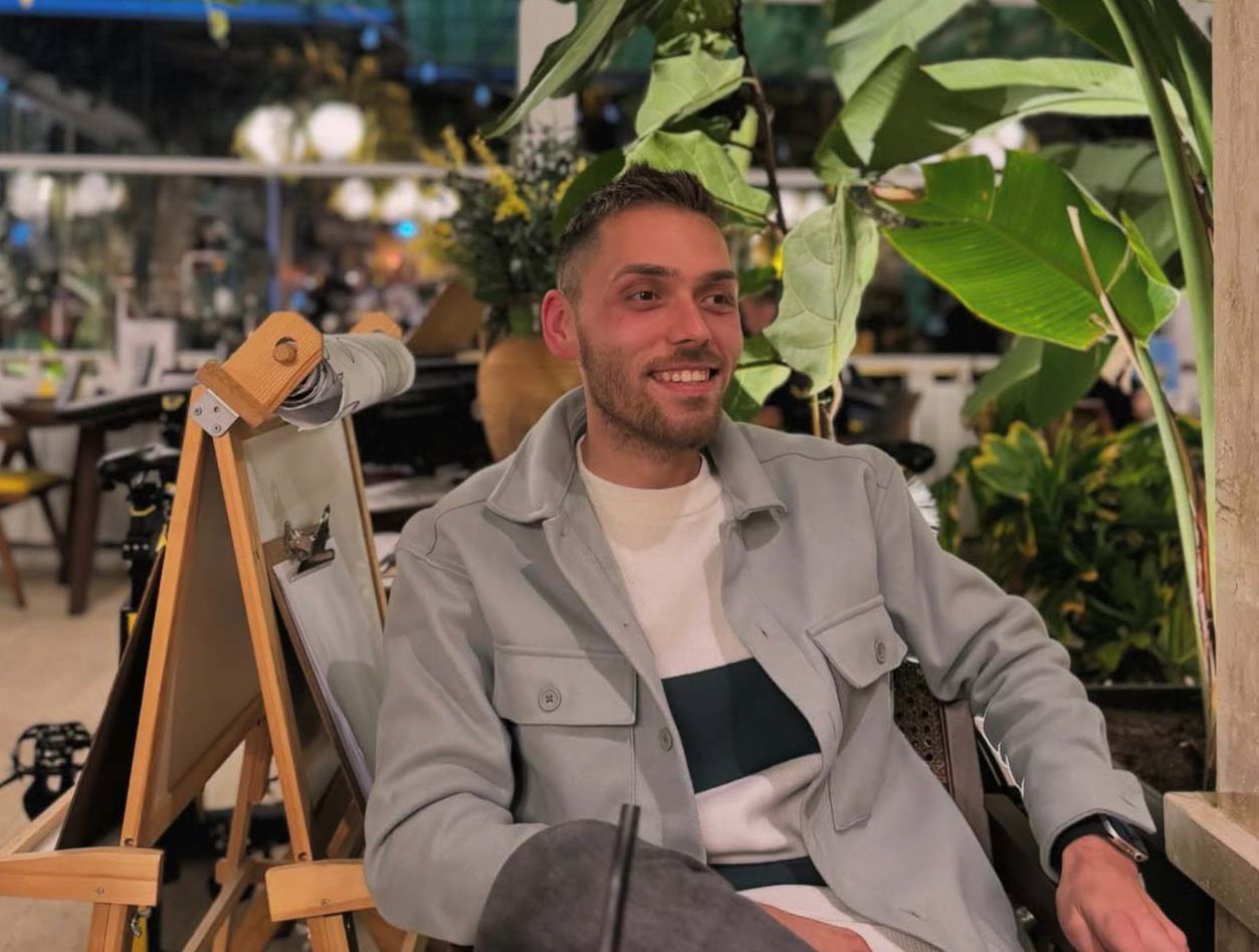 Alt geçide düşüp yanan otomobilde öldü