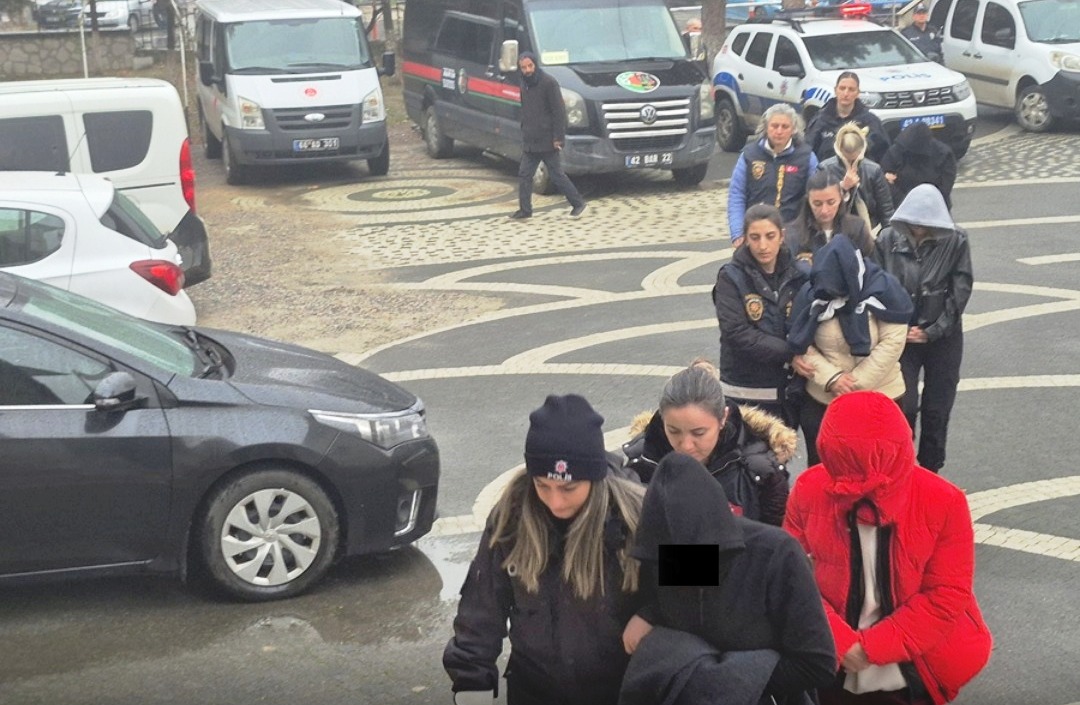 Konya'daki fuhuş operasyonunda yakalanan 6 zanlı tutuklandı