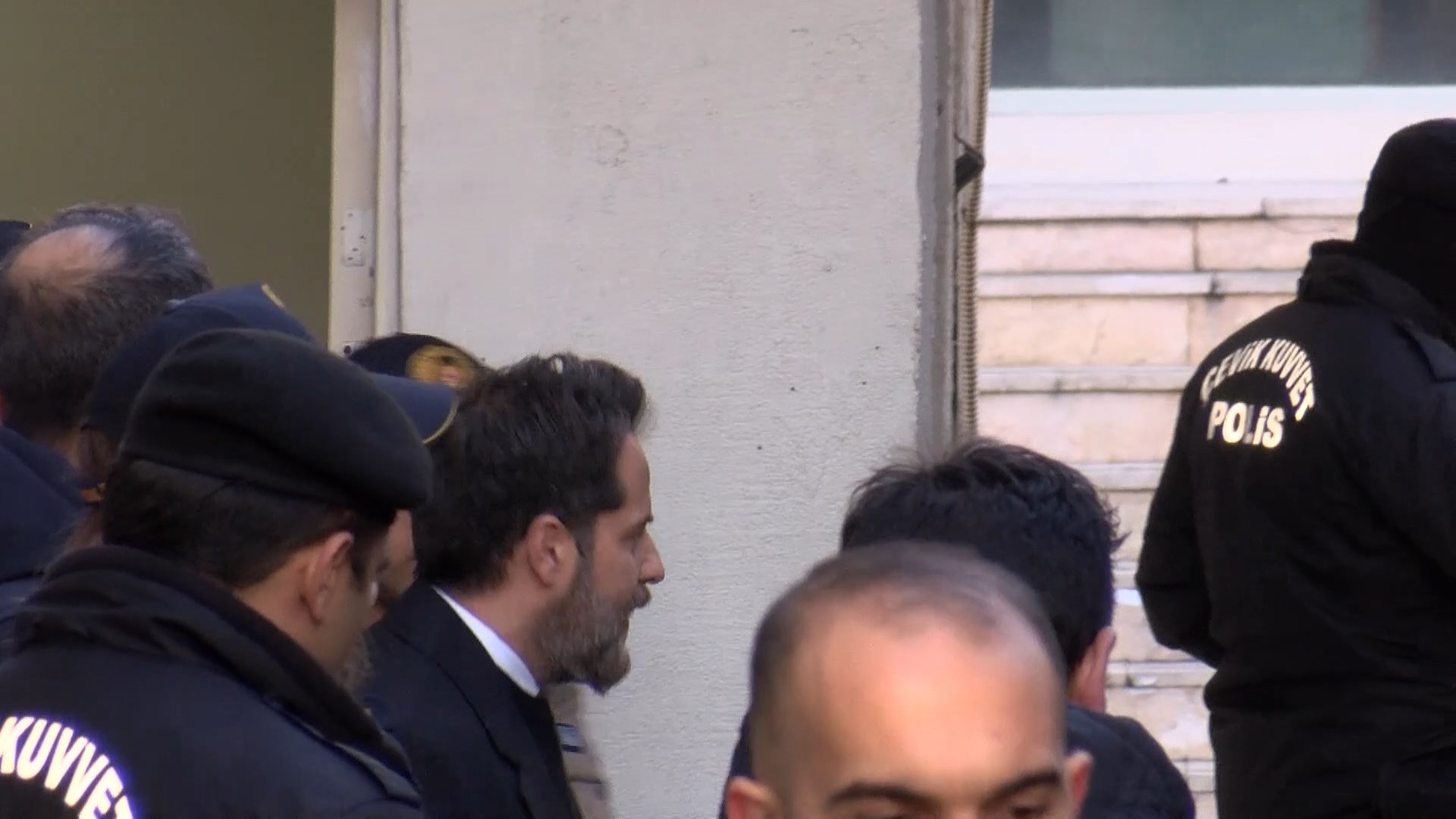 Erden Timur hakkında tutuklama kararı!