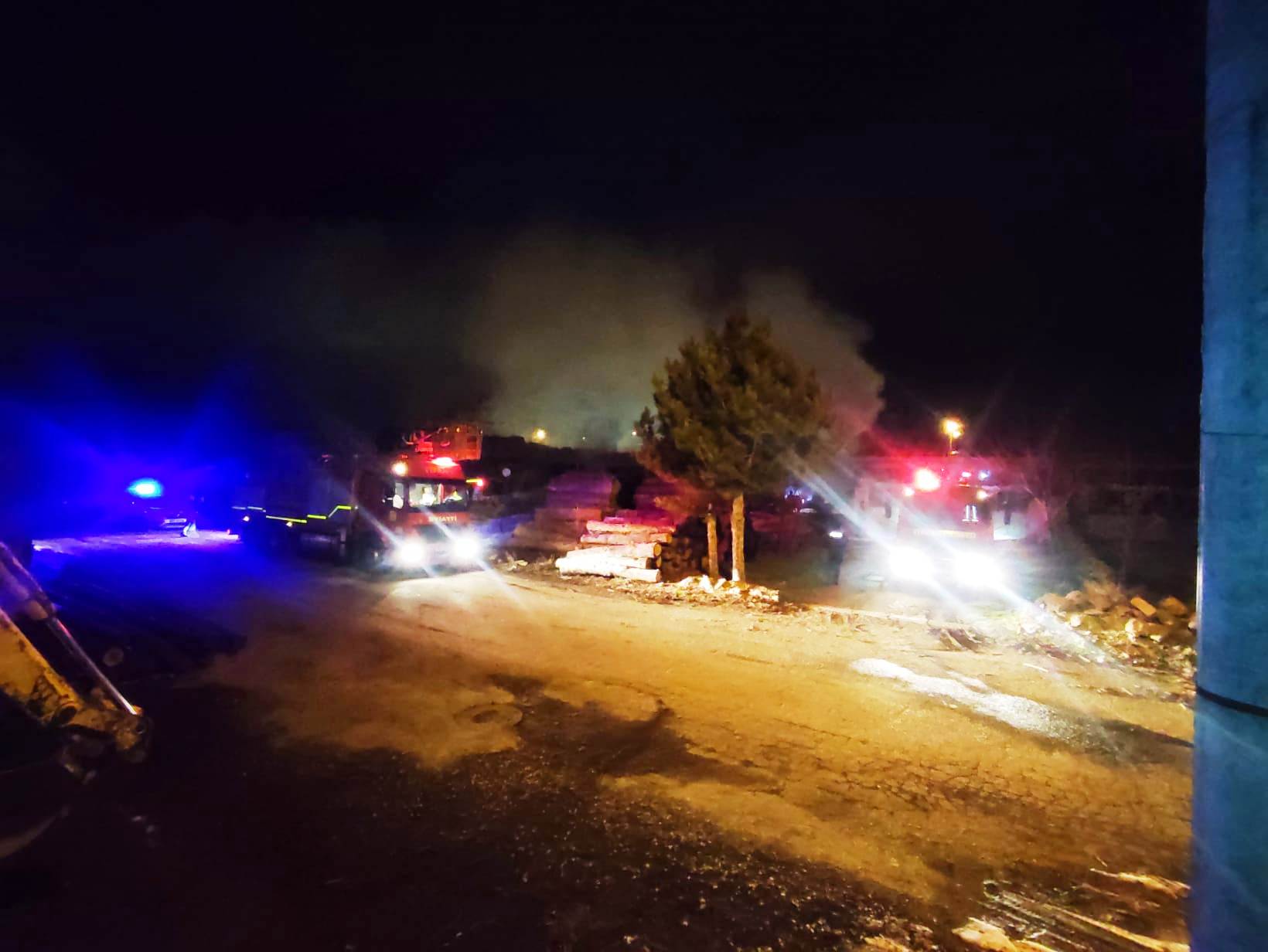 Seydişehir'de Marangoz Atölyesinde Yangın: Soba Devrilmesi İhbarı