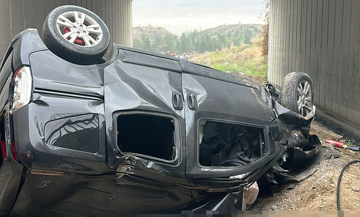 Uzman Çavuş Oğlunu Karşılamaya Giden Baba, Otoyol Köprüsünden Düştü 2 Ölü, 3 Yaralı