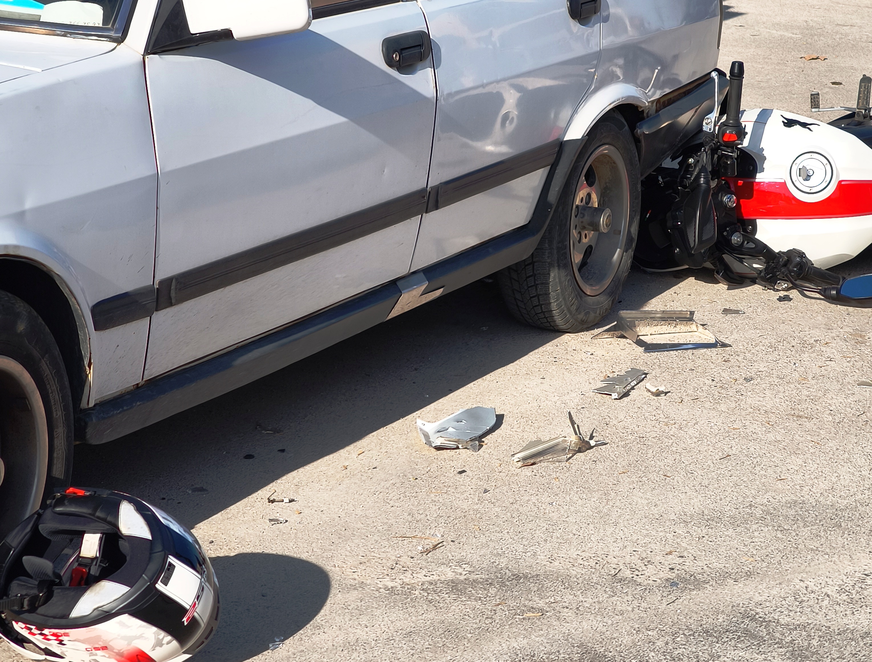 Seydişehir Devlet Hastanesi Bahçesinde İlginç Kaza: Kask Hayat Kurtardı!