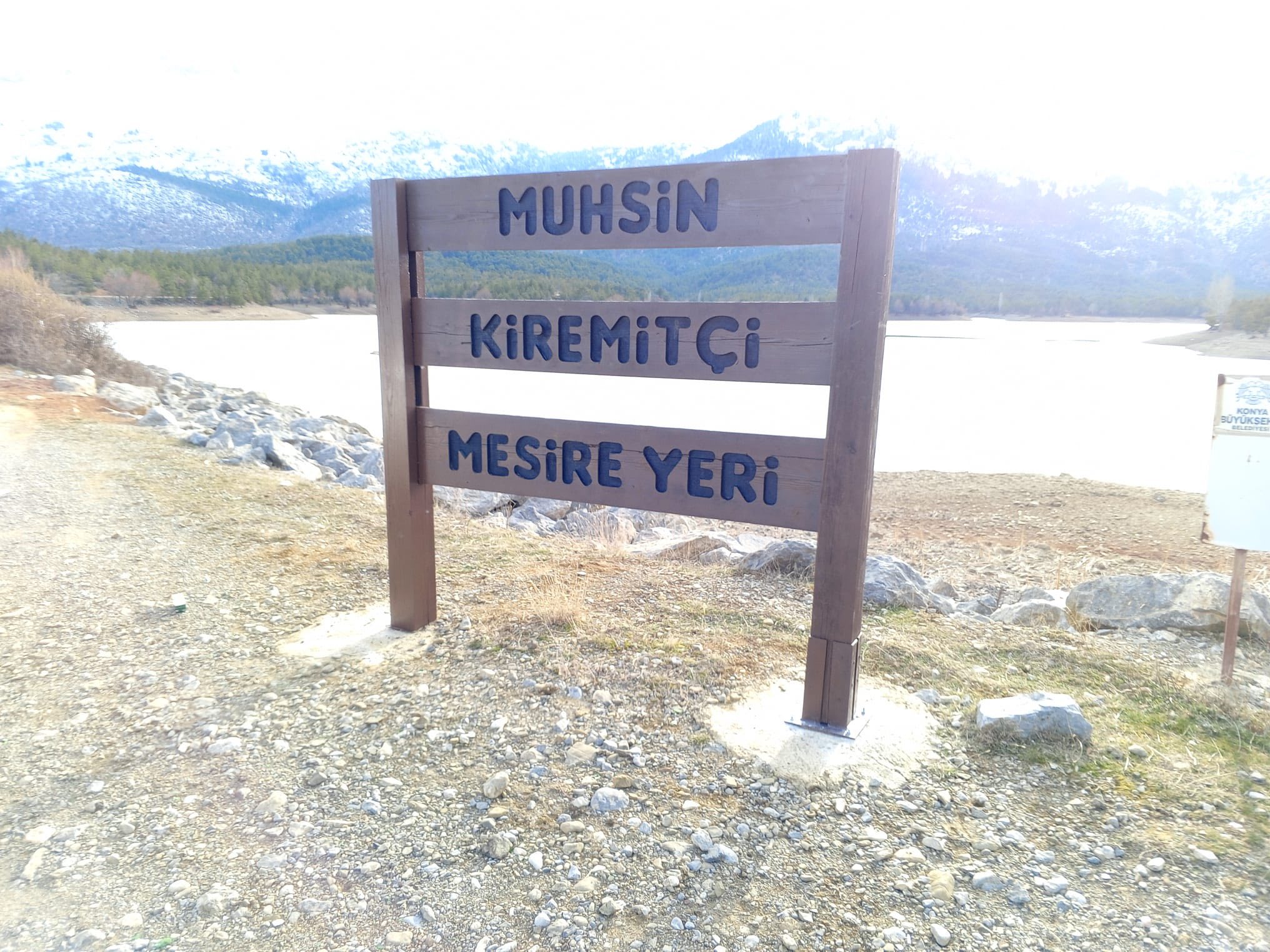 Seydişehir’de Anlamlı Dokunuş: Tahrip Edilen Şehit Tabelası Yenilendi