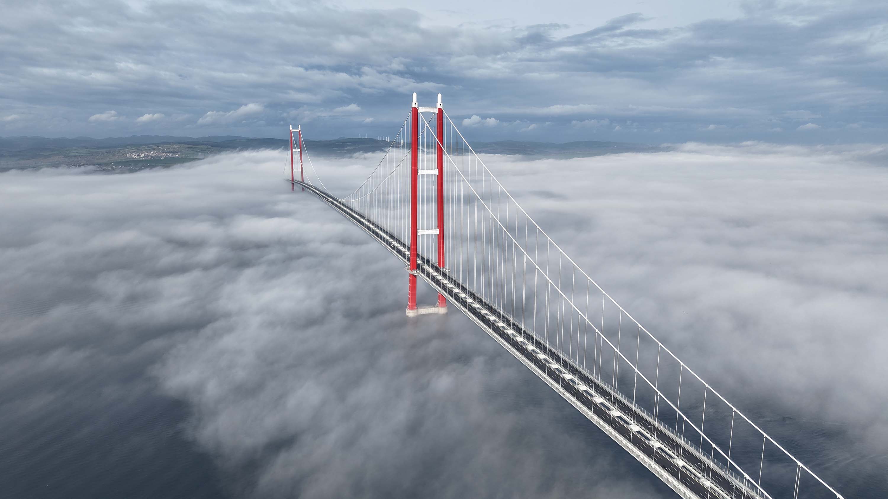 Çanakkale Boğazı, sis nedeniyle çift yönlü olarak ulaşıma kapatıldı