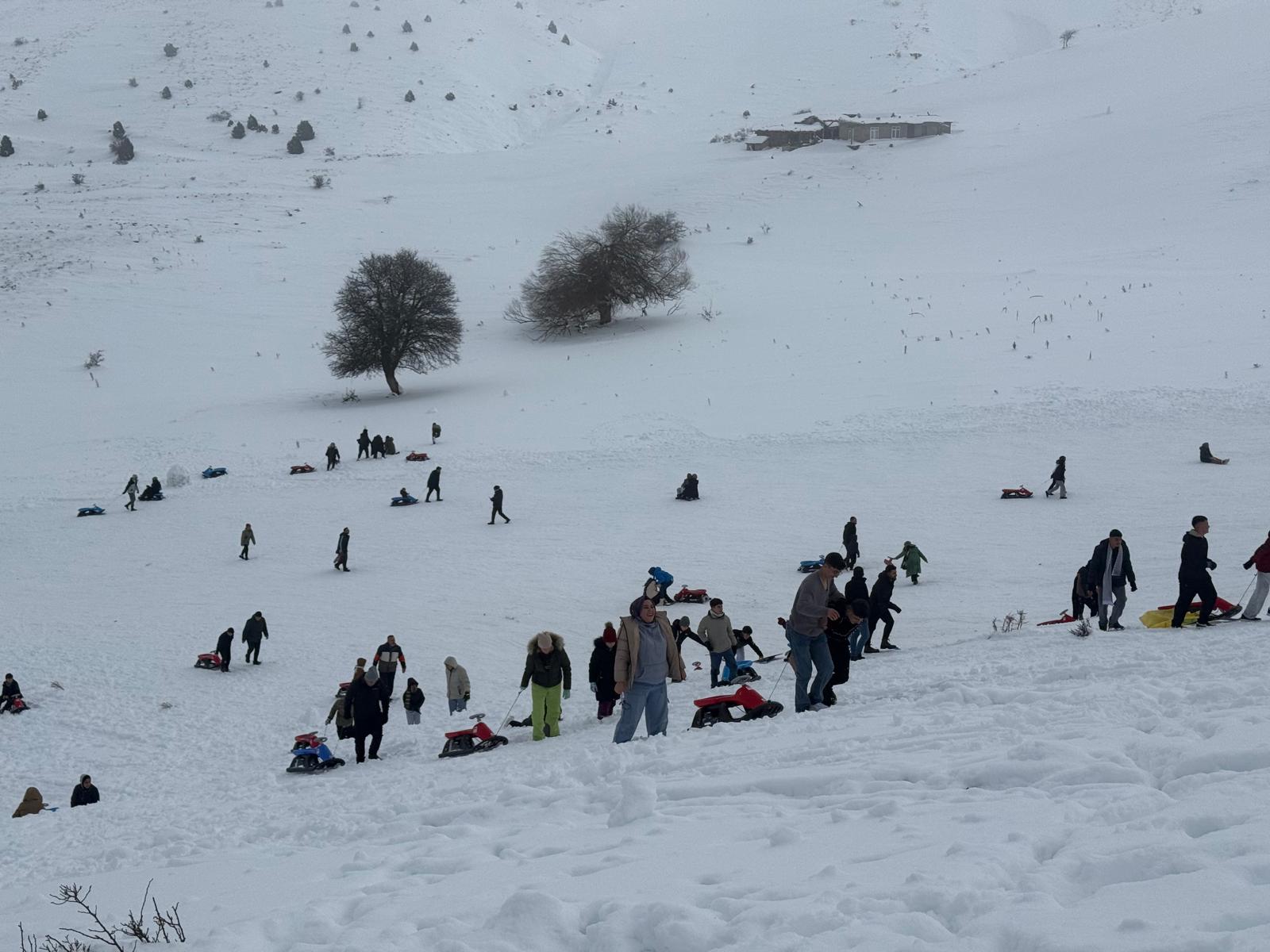 Konyada  Kayak  Merkezindeki  Yaralı Vatandaş İçin Helikopter Havalandı