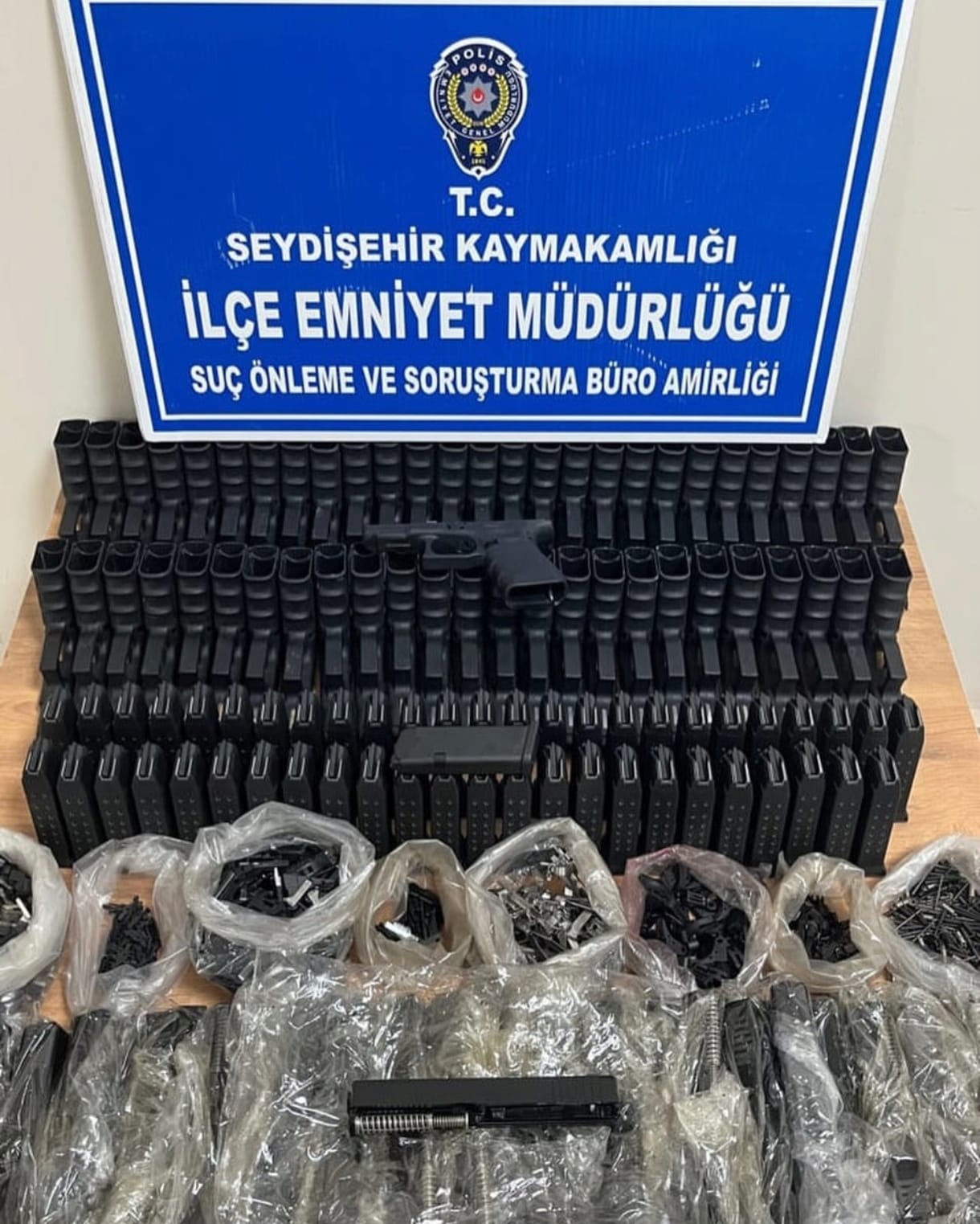 Seydişehir'de Büyük Kaçak Silah Parçası Operasyonu